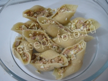 Макароны ракушки фаршированные тунцом