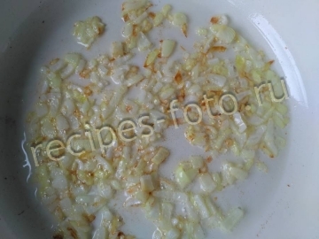 Макароны с соевым мясом и томатным соусом