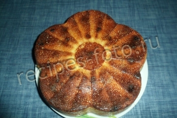 Манник на кефире с изюмом без муки