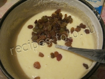 Манник на кефире с мукой и изюмом
