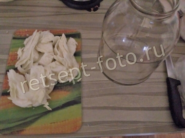 Маринованная капуста с чесноком и уксусом