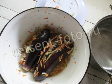 Маринованные баклажаны с чесноком и морковью