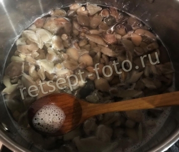Маринованные маслята с лимонной кислотой и уксусом
