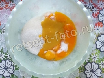 Медовый кулич на желтках