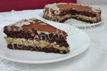 Миндальный торт с марципаном и карамельным кремом