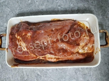 Мясной рулет с начинкой
