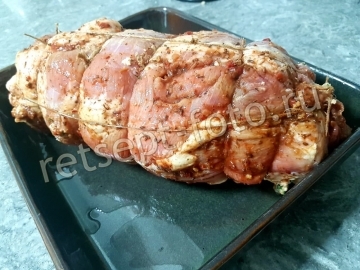 Мясной рулет с начинкой