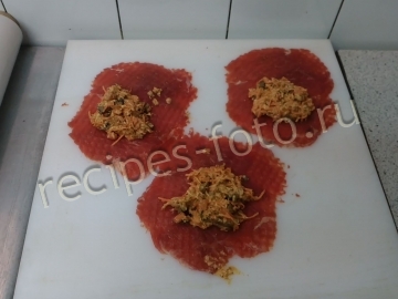 Мясные рулетики из говядины с начинкой