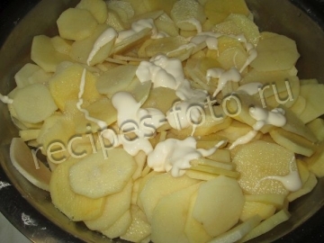 Мясо по-французски с картошкой и сыром без грибов