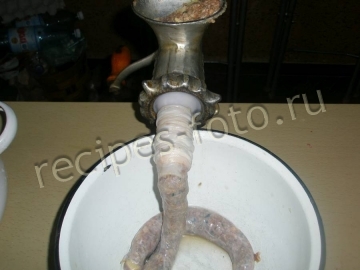Молдавские домашние колбаски Кырнэцеи с картошкой
