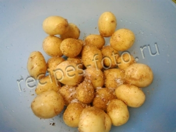 Молодая картошка с чесноком и укропом
