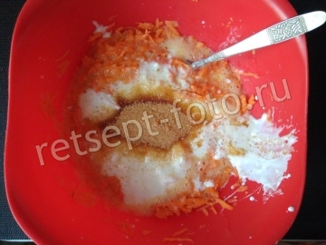 Морковные капкейки с творожным кремом