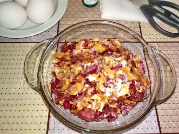 Мраморные яйца в луковой шелухе и зеленке на Пасху