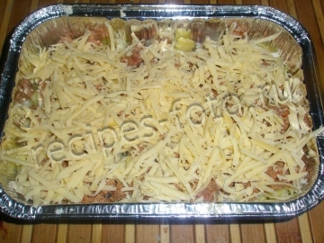 Мусака по-гречески с баклажанами и картофелем под соусом бешамель