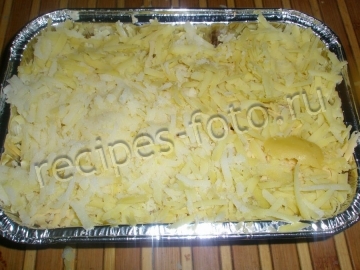 Мусака по-гречески с баклажанами и картофелем под соусом бешамель