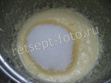Муссовый торт с черносливом и орехами