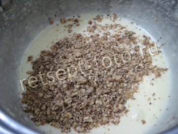 Муссовый торт с черносливом и орехами