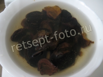 Муссовый торт с черносливом и орехами