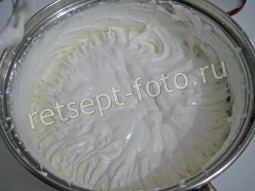 Муссовый торт с клубничным вареньем