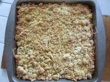 Насыпной пирог с курицей и творогом