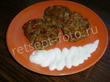 Низкокалорийные оладьи из кабачка и курицы