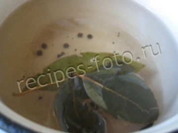 Огурцы малосольные с чесноком и укропом