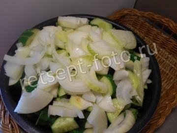 Огурцы резаные с маслом на зиму