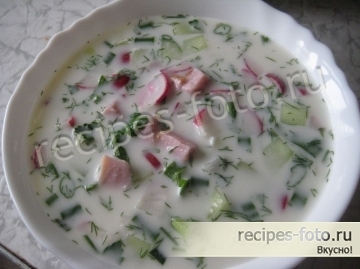 Окрошка с колбасой и редисом на сметане и воде