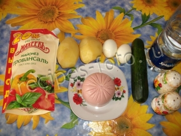 Окрошка с колбасой на минеральной воде