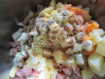 Окрошка с помидорами и чесноком