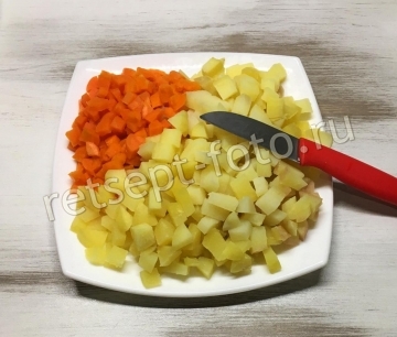 Окрошка с рыбой и свекольным квасом