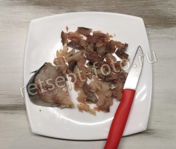 Окрошка с рыбой и свекольным квасом