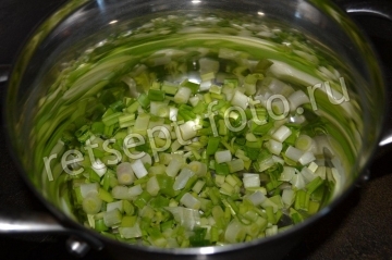 Окрошка с ветчиной и сметаной