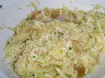 Оладьи из кабачков и картофеля с соусом Тартар