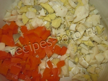 Оливье с кукурузой и курицей