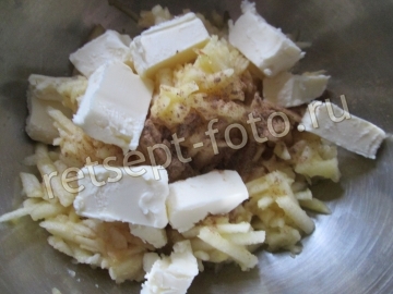 Открытые слойки с яблоками