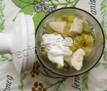 Овощное пюре из кабачков, картошки и курицы для детей от 8 месяцев