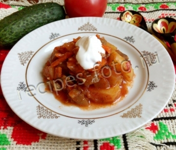 Овощное рагу с баклажанами и картошкой в горшочках в духовке