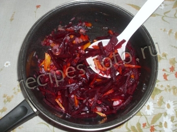 Овощное рагу с картошкой, кабачками и свеклой