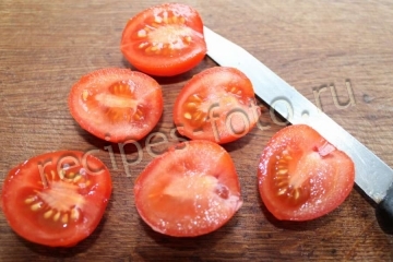 Овощной салат из пекинской капусты с огурцом и горошком
