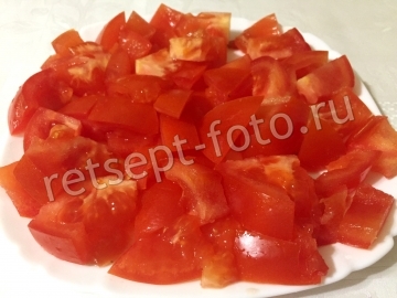 Овощной салат из пекинской капусты с огурцом и помидором