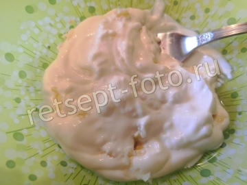 Овощной салат с яйцами слоями