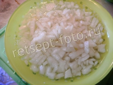Овощной салат с яйцами слоями