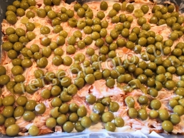 Овощной салат с яйцами слоями