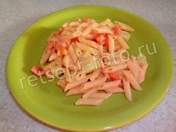 Овощной салат с макаронами и сыром