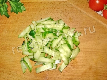 Овощной салат со шпинатом