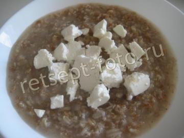 Овсянка с авокадо и сыром фета