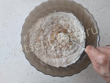 Овсяное печенье с орехами и изюмом