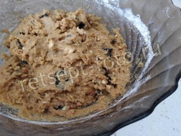 Овсяное печенье с орехами и изюмом