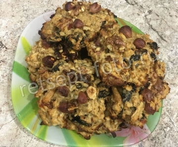 Овсяное печенье с шоколадом, сухофруктами и орехами